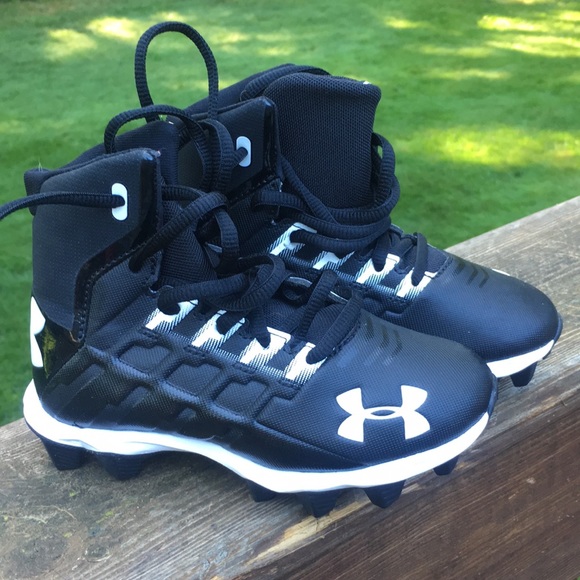 boys high top cleats